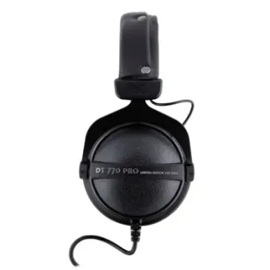 Beyerdynamic DT 770 PRO 250 OHM Black Limited Edition - closed studio headphones