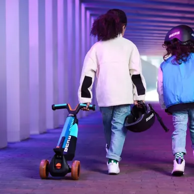 BERG Nexo LED Scooter – Kids 3-Wheel Scooter with LED Front Wheels