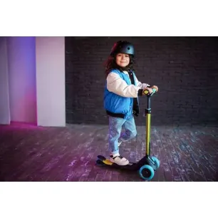 BERG Nexo 3-Wheel Scooter with LED Front Wheels