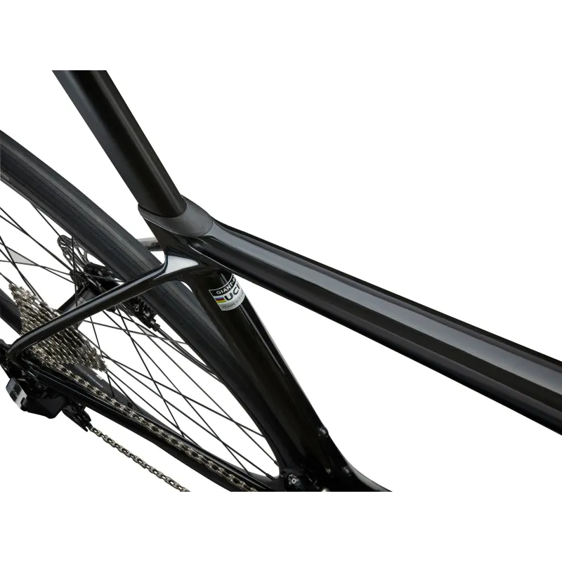 Road bike GIANT TCR Advanced 2 KOM (2025) Carbon (M)