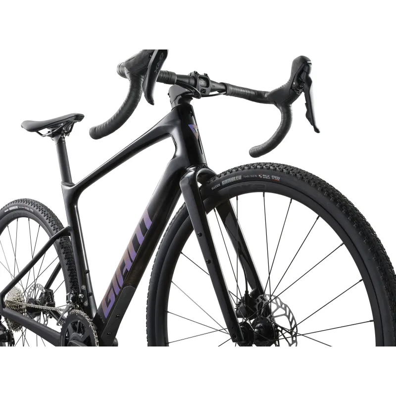 Gravel bike GIANT Revolt Advanced 2 (2025) Carbon (M/L)