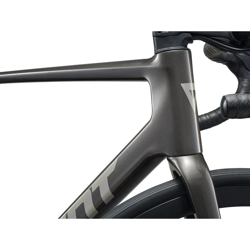 Road bike GIANT TCR Advanced 2 KOM (2026) Stealth Chrome (L)