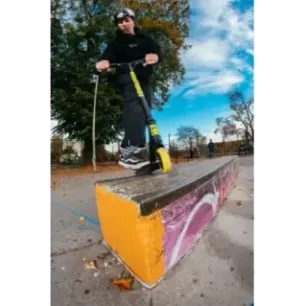 Stunt Scooter Evolution Slick Yellow