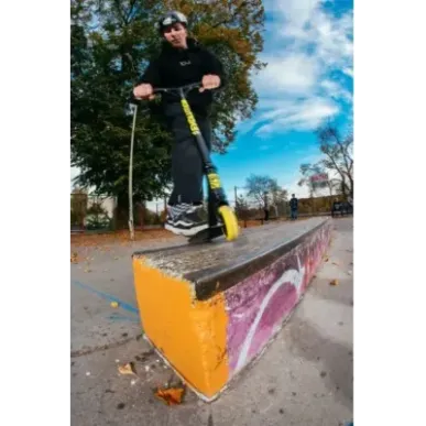 Stunt Scooter Evolution Slick Yellow