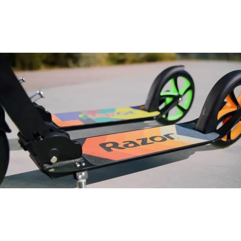 Kick Scooter Razor A5 Lux Light Up GR