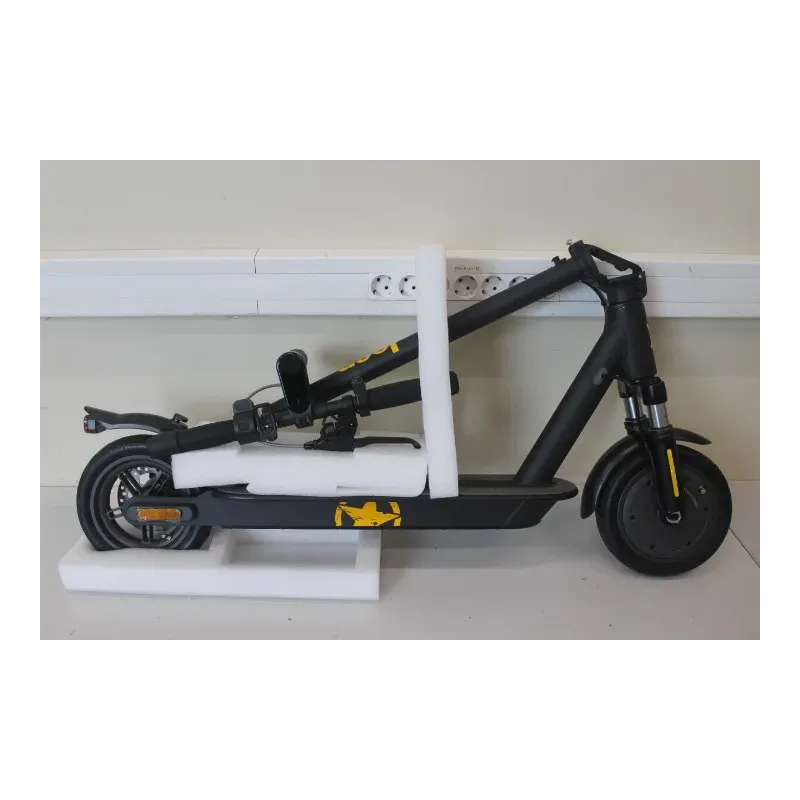 SALE OUT. Jeep E-Scooter 2XE Sentinel with Turn Signals, Black Jeep 24 month(s)