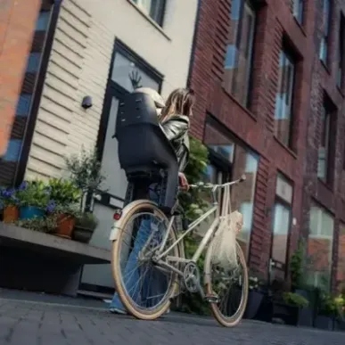 URBAN IKI Tylny fotelik U-me Easyfix NA BAGAŻNIK kolor BLACK/BROWN