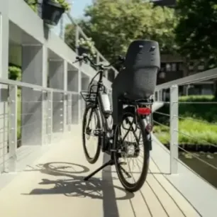 URBAN IKI Tylny fotelik U-me Easyfix NA BAGAŻNIK kolor BLACK/BLACK