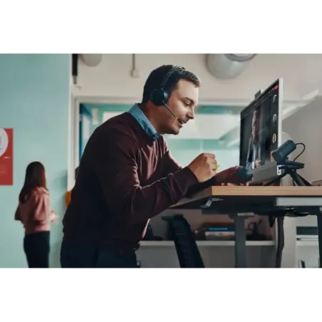 Poly Voyager Focus 2-M USB-C-C Headset USB-C/A Adapter Charging Stand