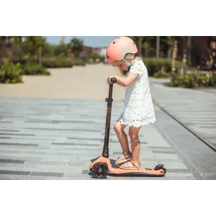 Scoot And Ride Highwaykick 3 LED 3-Wheel Scooter