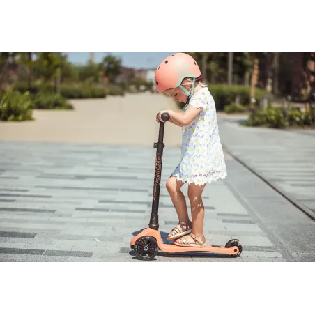 Scoot And Ride Highwaykick 3 LED 3-Wheel Scooter